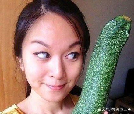 化妆师吃瓜爆料图片搞笑,搞笑瞬间引网友热议！